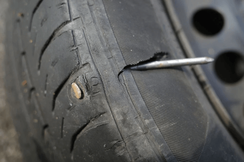 nail_through_sidewall_tyre (480x320)T